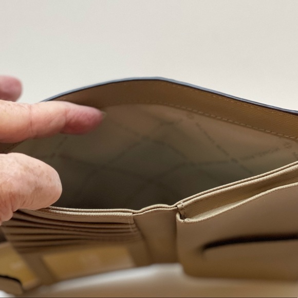 NWT. Michael Kors Jet Set Travel Double Zip Wristlet - Picture 6 of 6